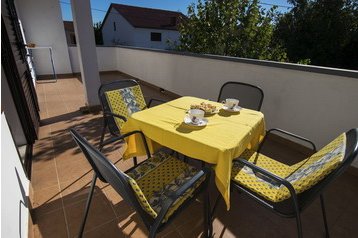 Chorvatsko Byt Starigrad Paklenica, Exteriér